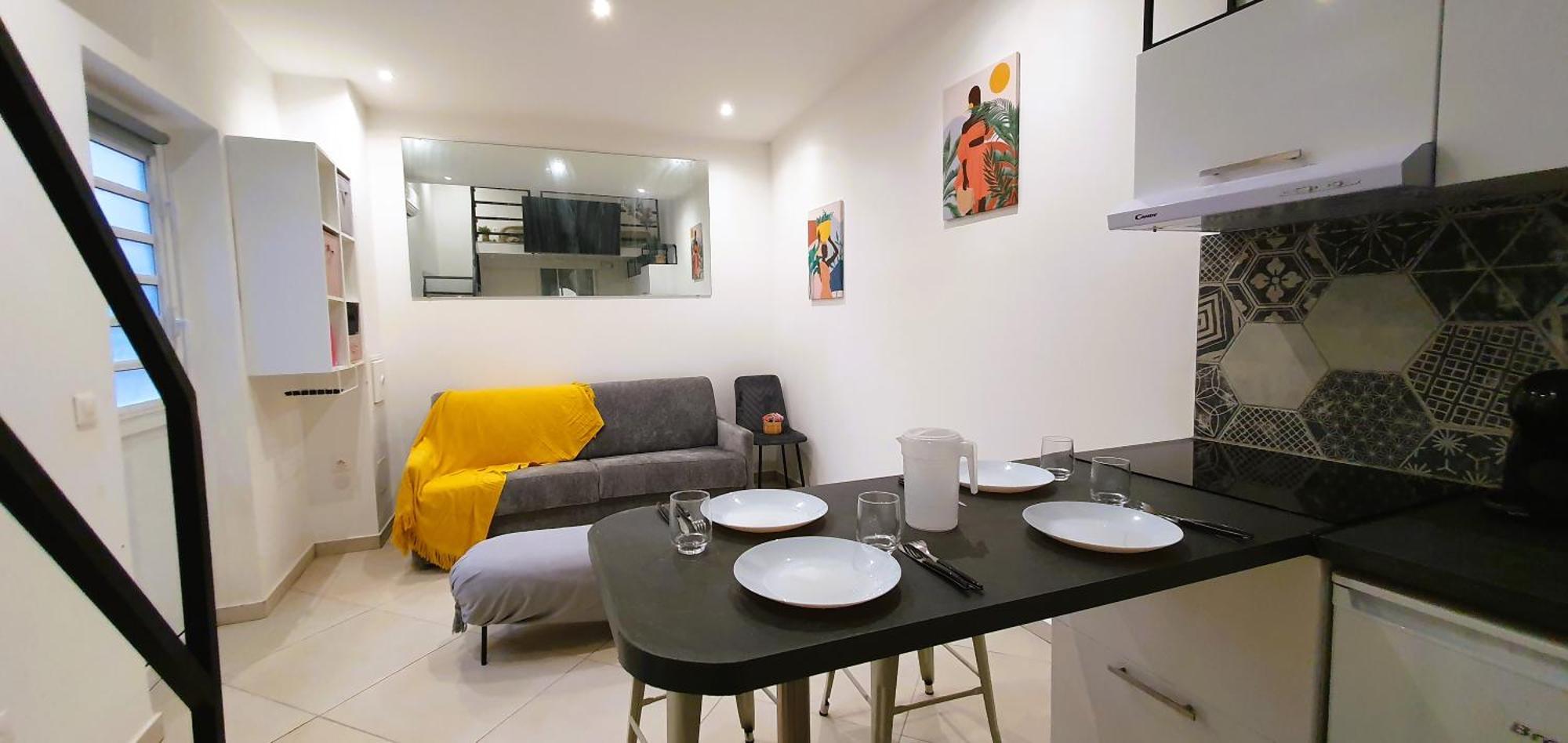 Studio Pour Jusqu'A 4 Personnes Proche De L'Hopital Et Du Centre Ville Saint-Denis Ngoại thất bức ảnh
