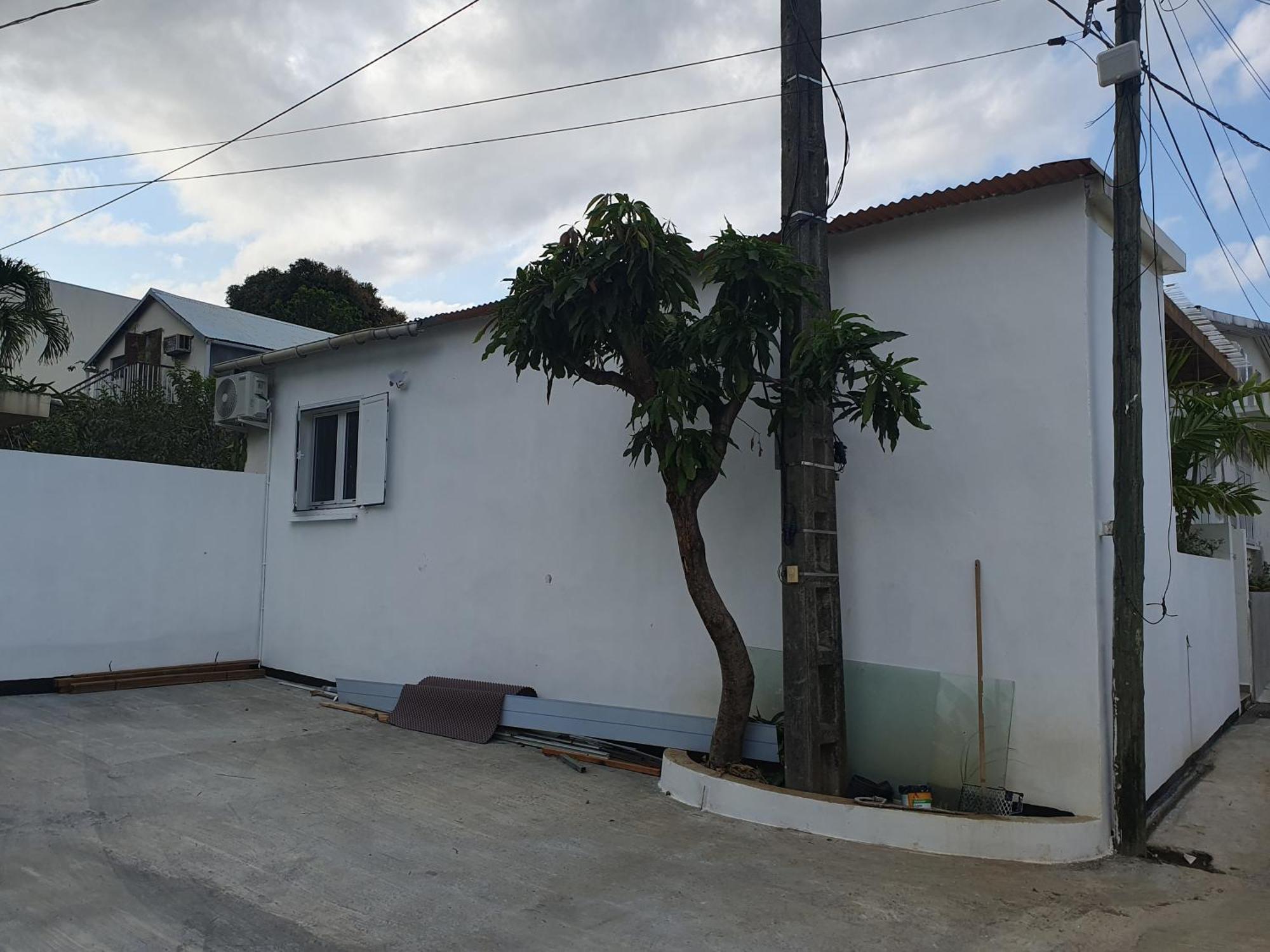 Studio Pour Jusqu'A 4 Personnes Proche De L'Hopital Et Du Centre Ville Saint-Denis Ngoại thất bức ảnh
