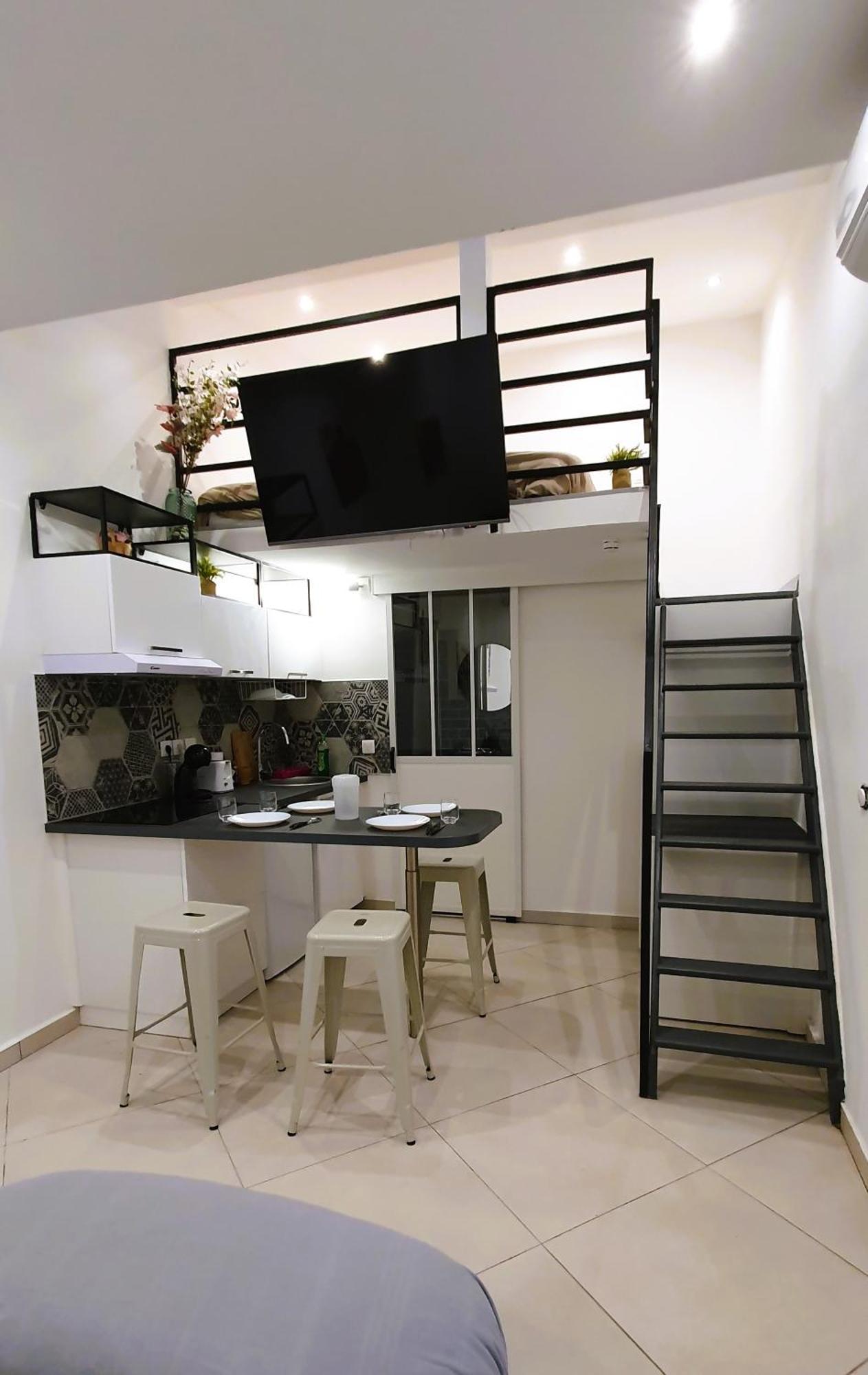 Studio Pour Jusqu'A 4 Personnes Proche De L'Hopital Et Du Centre Ville Saint-Denis Ngoại thất bức ảnh