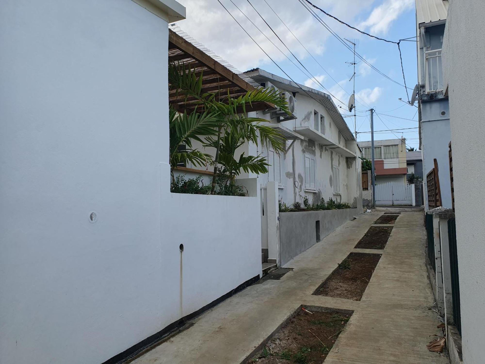 Studio Pour Jusqu'A 4 Personnes Proche De L'Hopital Et Du Centre Ville Saint-Denis Ngoại thất bức ảnh